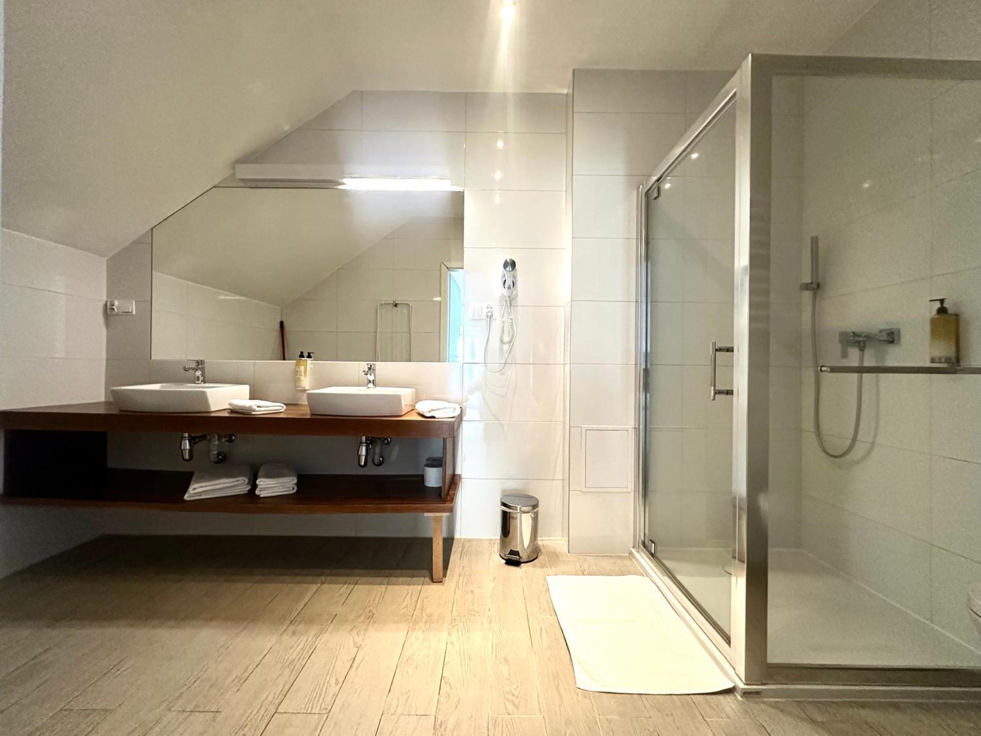 Stubai - Self Check-in 20h - Parking & Lift Apartment
