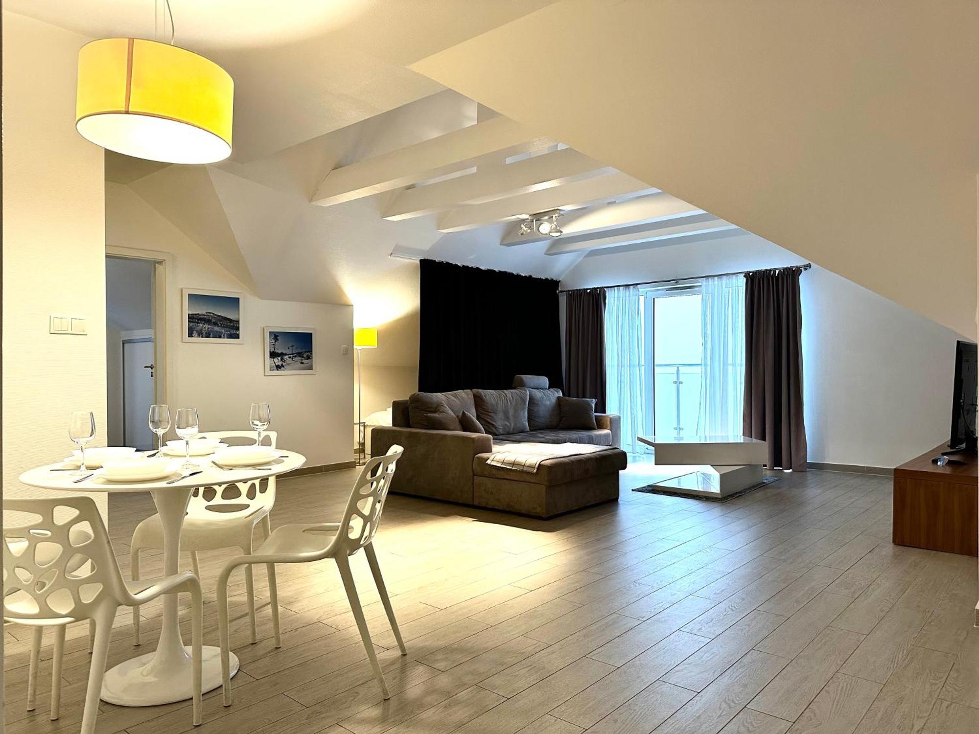 Stubai - Self Check-in 20h - Parking & Lift Apartment *